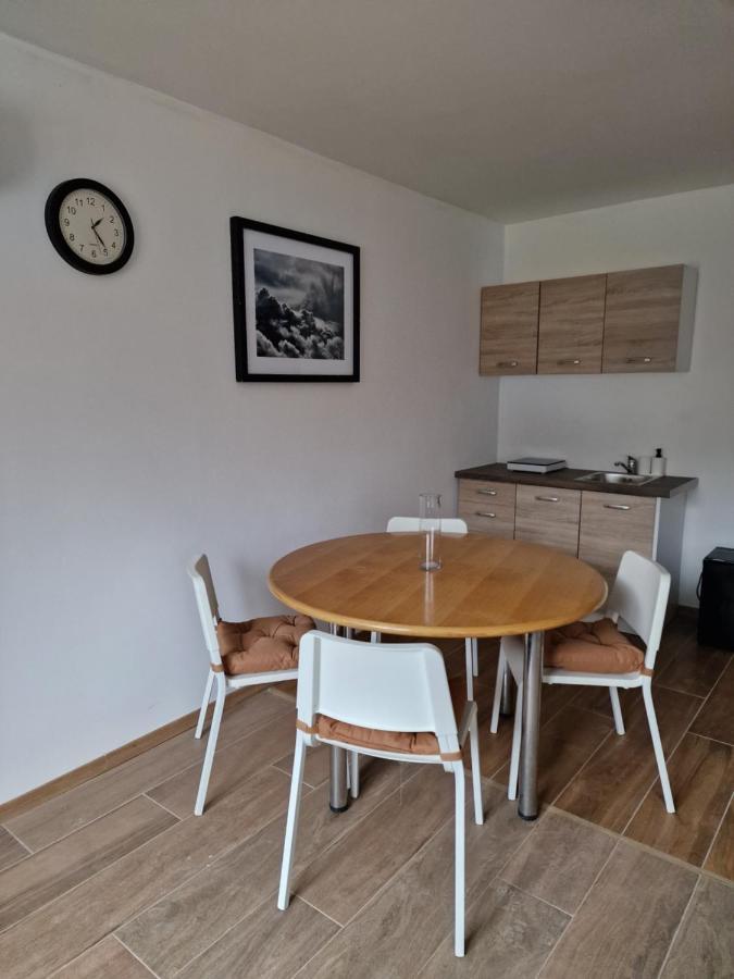 Origo Rooms And Apartments Стаховица Экстерьер фото